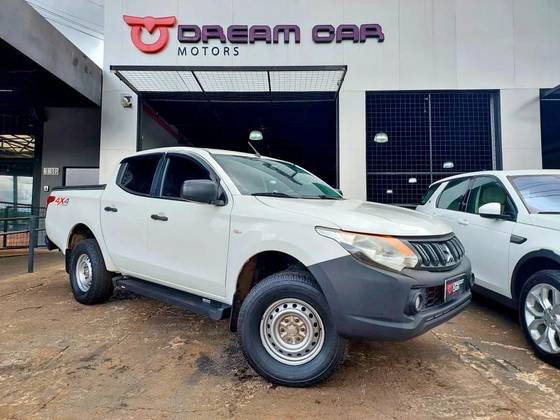 MITSUBISHI L200 TRITON 2.4 16V TURBO DIESEL SPORT GL CD 4P 4X4 MANUAL MITSUBISHI L200 TRITON 2.4 16V TURBO DIESEL SPORT GL CD 4P 4X4 MANUAL